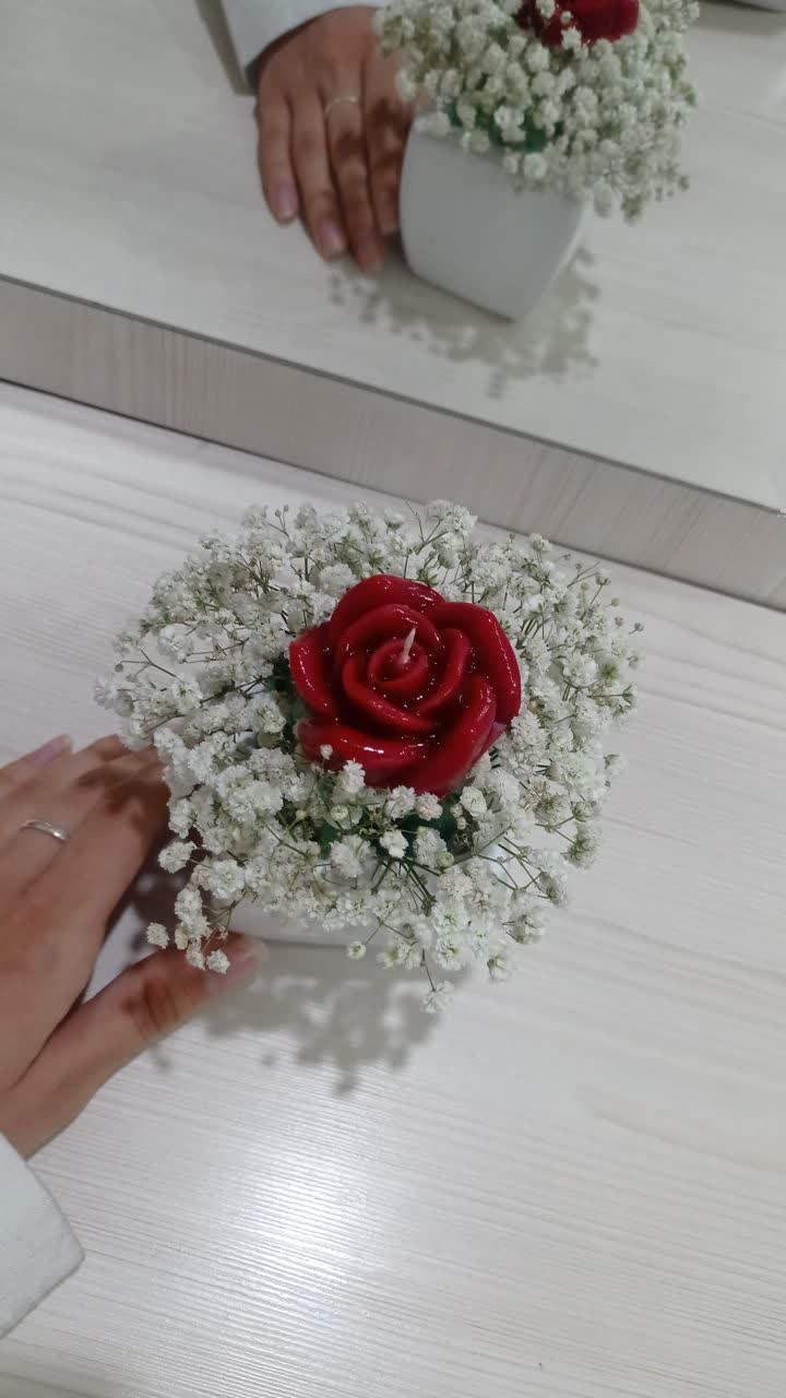 گلدان گل شمع رز
